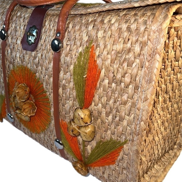 Ex Vintage 70s Boho Straw Handmade Taxco, Mexico Floral Embroidered Tote Handbag - Picture 6 of 14